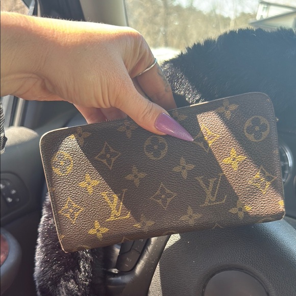 Louis Vuitton Handbags - Louis Vuitton Brown Monogram Wallet